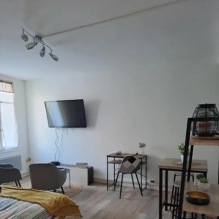 Studio De Charme Saint-Maixent-lʼÉcole Extérieur photo